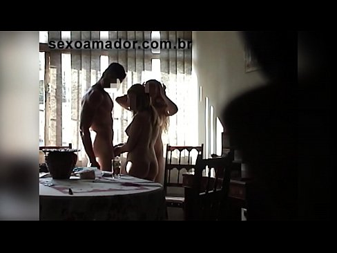 ❤️ Prietenii sexuali invită un bărbat uriaș și o partidă în trei cu el ️❌ at porn ro.dreamlandpassionfever.ru
