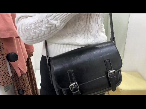 ❤️ Masturbarea în public a tinerei târfe FeralBerry cu un dildo în cabina de probă ️❌ at porn ro.dreamlandpassionfever.ru